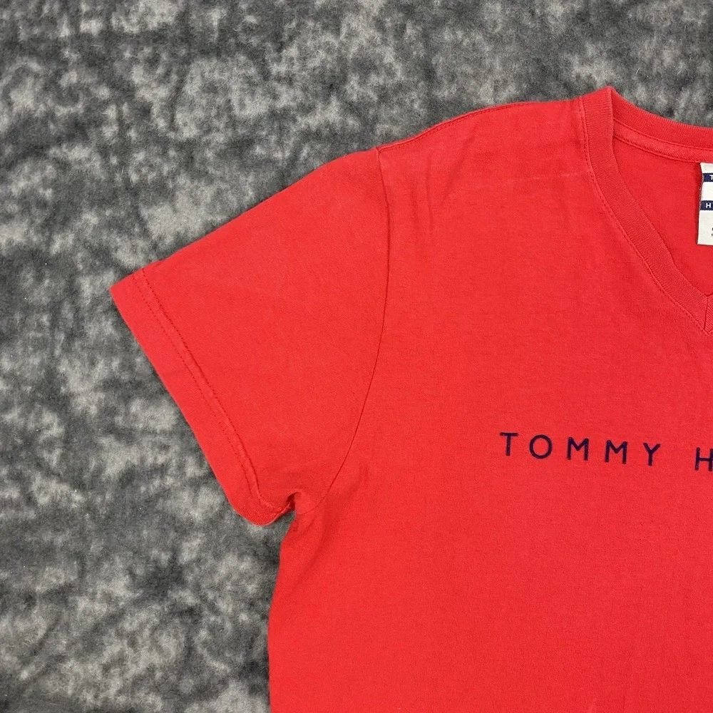 Tommy Hilfiger TShirt Mens Size M Spellout Logo V-neck VTG 90s Made in USA - Picture 6 of 13